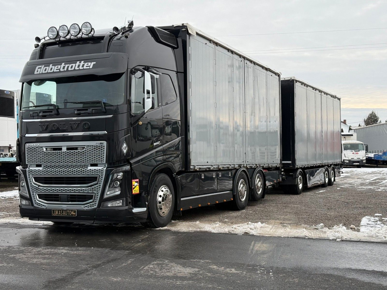 Volvo FH16 660 HP XL TANDEM 6x2 LIMITED EDITION - Kamion me tendë: foto 2 Volvo FH16 660 HP XL TANDEM 6x2 LIMITED EDITION - Kamion me tendë: foto 2