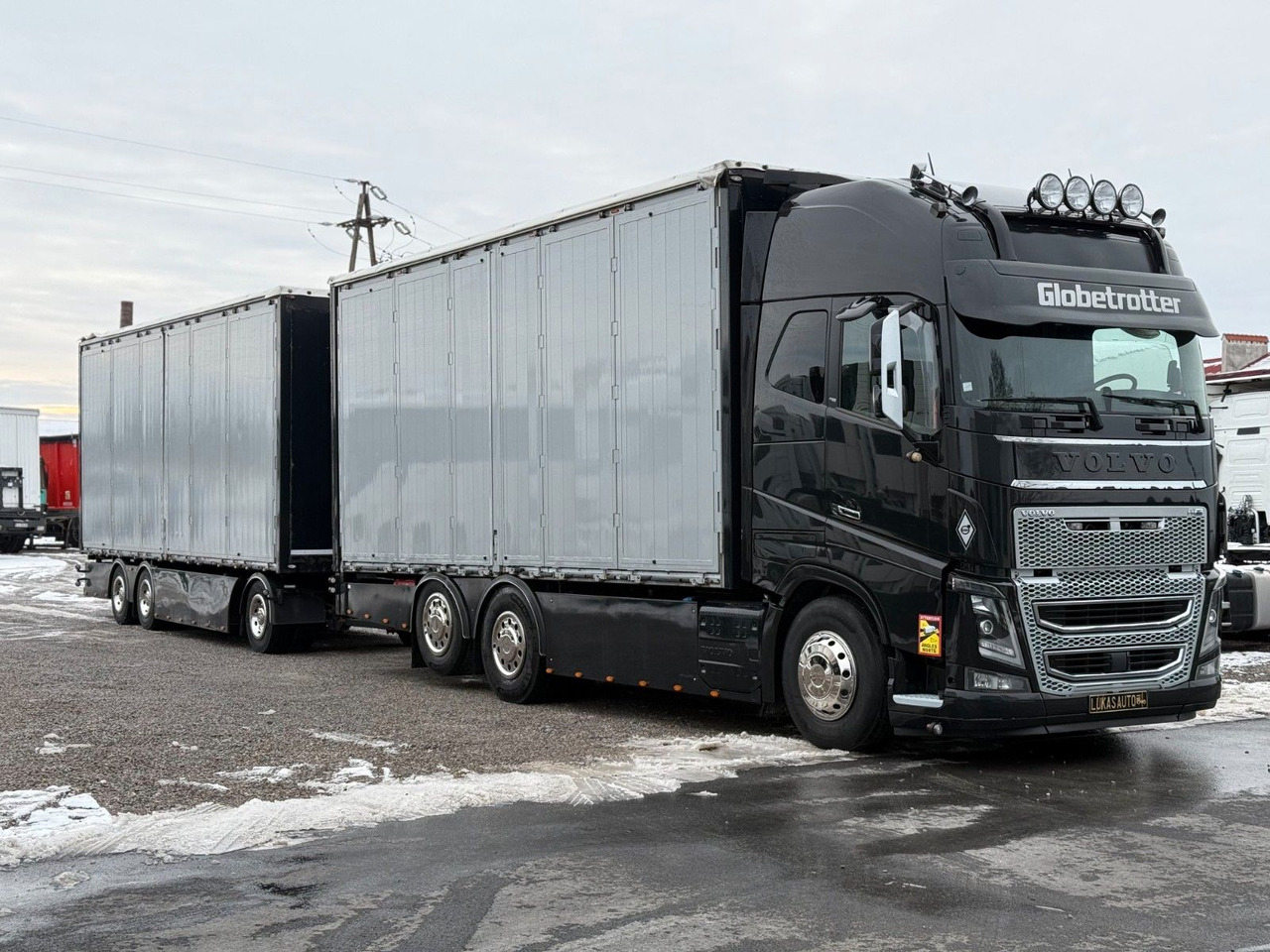 Volvo FH16 660 HP XL TANDEM 6x2 LIMITED EDITION - Kamion me tendë: foto 4 Volvo FH16 660 HP XL TANDEM 6x2 LIMITED EDITION - Kamion me tendë: foto 4