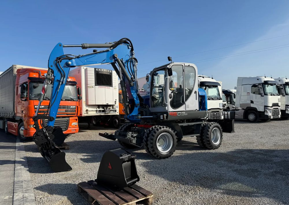 Wacker Neuson 9503-2 TRZY ŁYŻKI - Ekskavator me goma: foto 3 Wacker Neuson 9503-2 TRZY ŁYŻKI - Ekskavator me goma: foto 3