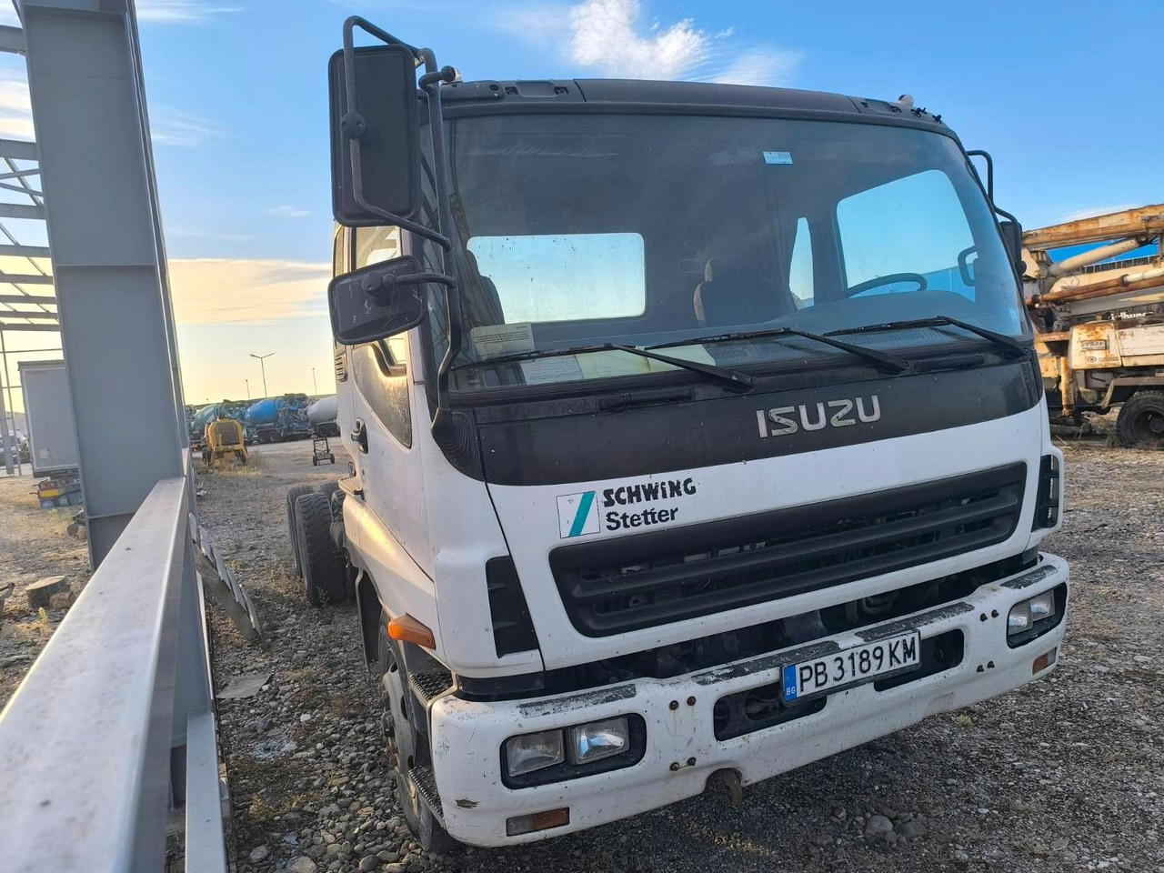 Isuzu 2.8 CXZ 81 - Kamion kabinë-shasi: foto 1 Isuzu 2.8 CXZ 81 - Kamion kabinë-shasi: foto 1