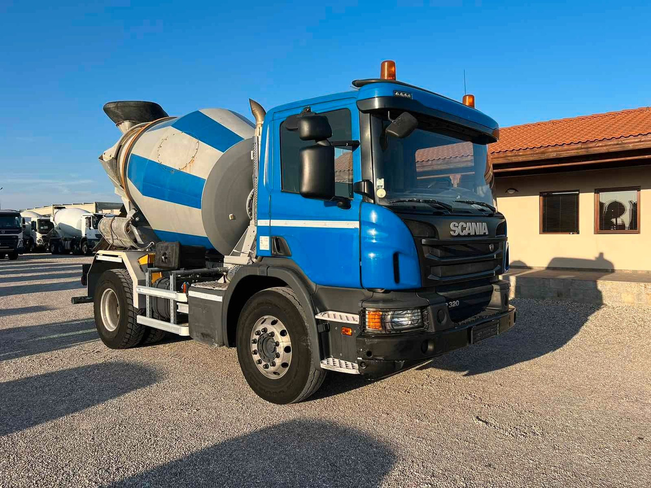 Scania P320 LIEBHERR 4M3 - Autobetoniere: foto 1 Scania P320 LIEBHERR 4M3 - Autobetoniere: foto 1
