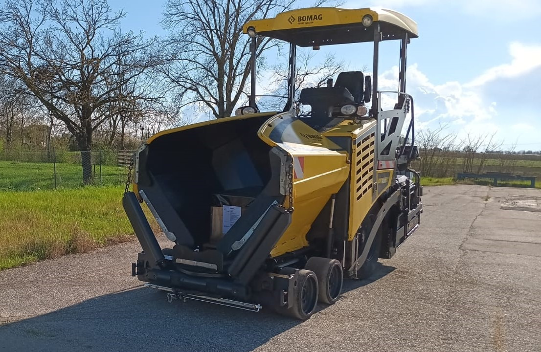 BOMAG IT BF 300 P-2 S340-2 TV Stage V/Tier 4f - Shtrues asfalti: foto 1 BOMAG IT BF 300 P-2 S340-2 TV Stage V/Tier 4f - Shtrues asfalti: foto 1