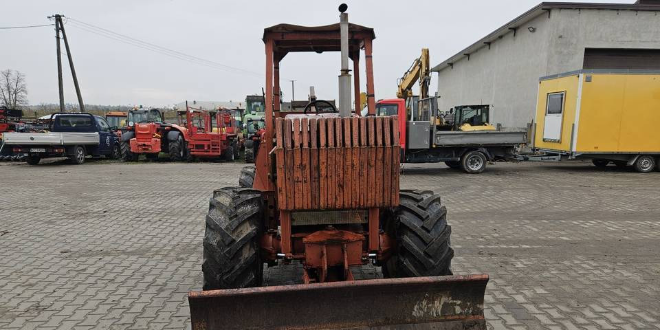 Koparka łańcuchowa Ditch Witch 7610 - Ekskavator me goma: foto 3 Koparka łańcuchowa Ditch Witch 7610 - Ekskavator me goma: foto 3