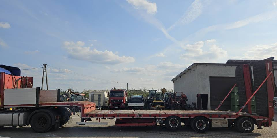 Naczepa niskopodwozie Bodex KIS3J DMC 47 ton - Gjysmë rimorkio me plan ngarkimi të ulët: foto 4 Naczepa niskopodwozie Bodex KIS3J DMC 47 ton - Gjysmë rimorkio me plan ngarkimi të ulët: foto 4