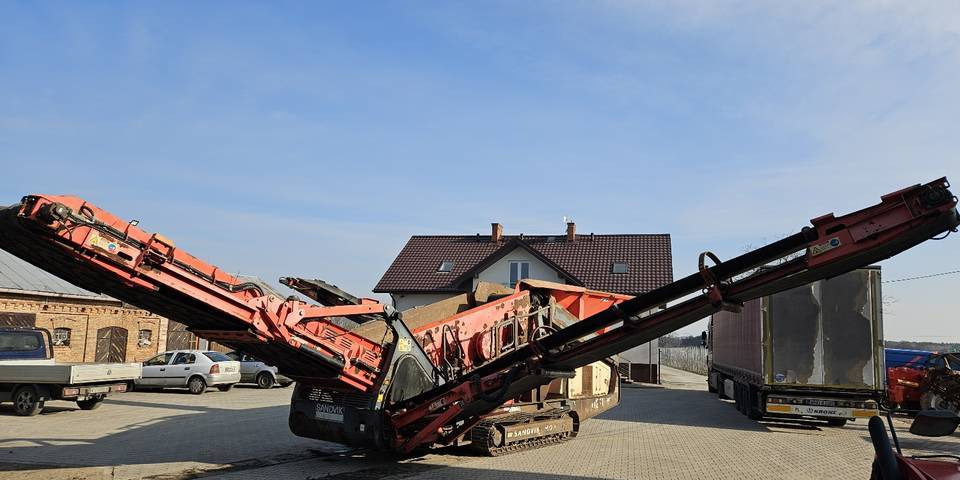 Przesiewacz mobilny Sandvik QE241 tylko 2980 h - Makinë sitëse: foto 3 Przesiewacz mobilny Sandvik QE241 tylko 2980 h - Makinë sitëse: foto 3