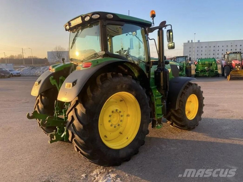 John Deere 6215R - Traktor: foto 3 John Deere 6215R - Traktor: foto 3