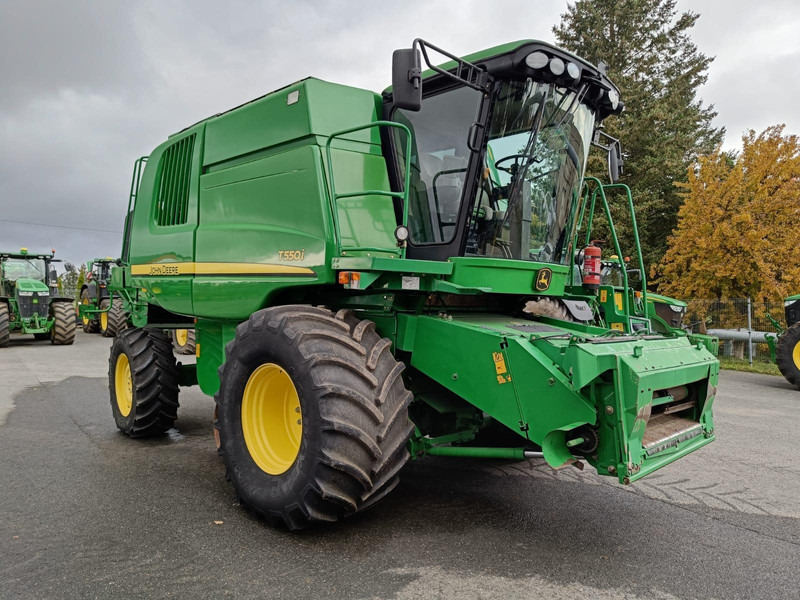 John Deere T550 - Autokombajnë: foto 1 John Deere T550 - Autokombajnë: foto 1