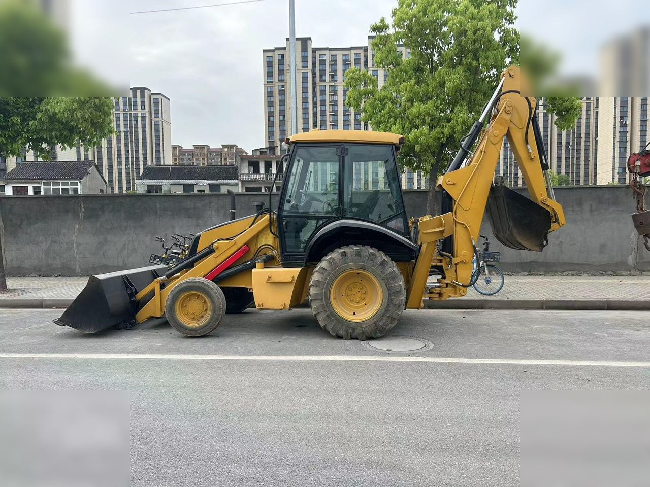 CASE 580 - Fadromë me shkarkim nga prapa: foto 5 CASE 580 - Fadromë me shkarkim nga prapa: foto 5