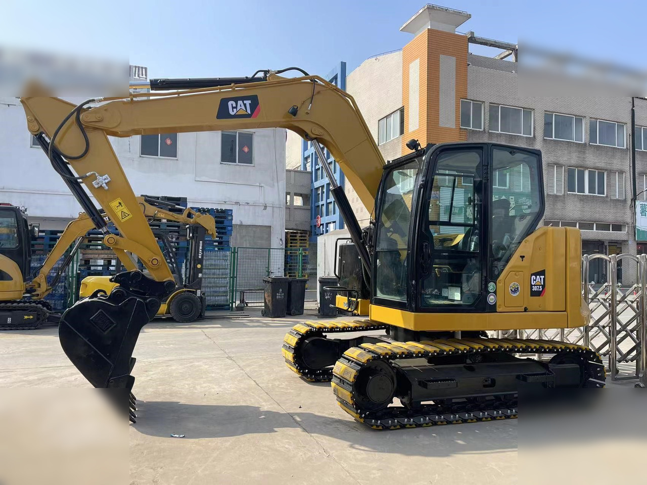 CATERPILLAR 307.5 - Ekskavator me zinxhirë: foto 1 CATERPILLAR 307.5 - Ekskavator me zinxhirë: foto 1