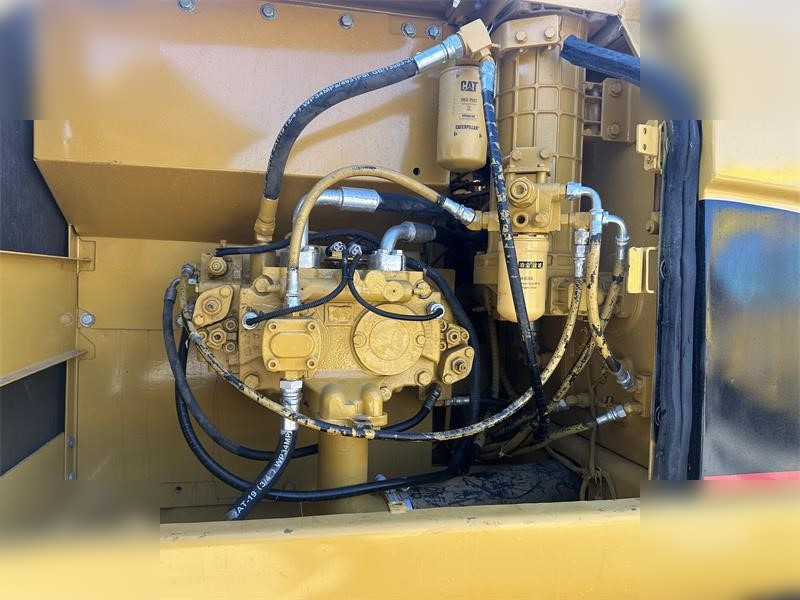 CATERPILLAR 320BL - Ekskavator me zinxhirë: foto 5 CATERPILLAR 320BL - Ekskavator me zinxhirë: foto 5