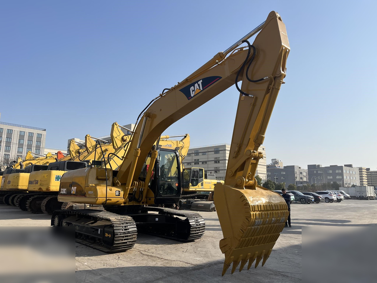CATERPILLAR 320CL - Ekskavator me zinxhirë: foto 2 CATERPILLAR 320CL - Ekskavator me zinxhirë: foto 2