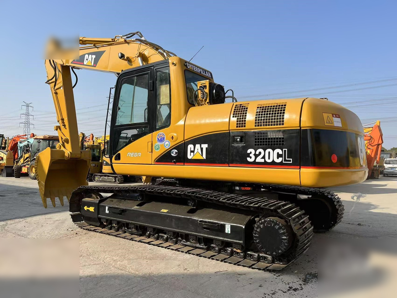 CATERPILLAR 320CL - Ekskavator me zinxhirë: foto 2 CATERPILLAR 320CL - Ekskavator me zinxhirë: foto 2