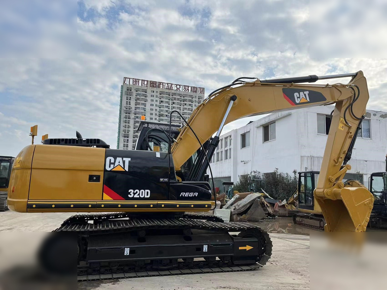 CATERPILLAR 320D - Ekskavator me zinxhirë: foto 4 CATERPILLAR 320D - Ekskavator me zinxhirë: foto 4