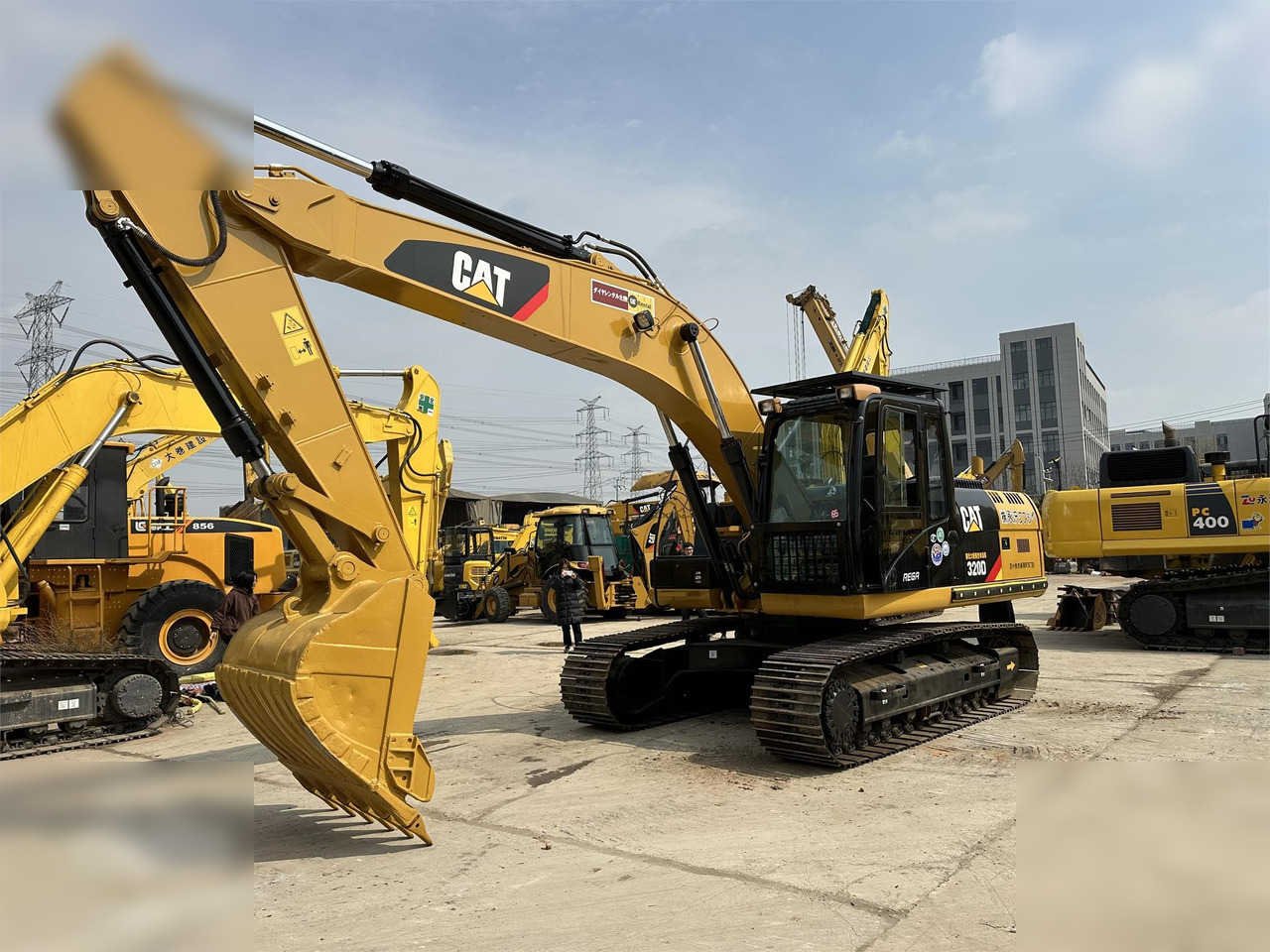 CATERPILLAR 320D - Ekskavator me zinxhirë: foto 2 CATERPILLAR 320D - Ekskavator me zinxhirë: foto 2