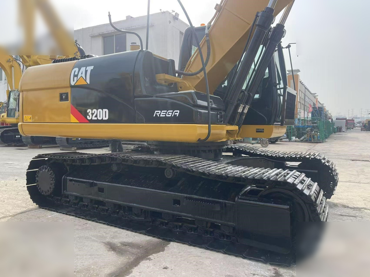 CATERPILLAR 320D - Ekskavator me zinxhirë: foto 5 CATERPILLAR 320D - Ekskavator me zinxhirë: foto 5