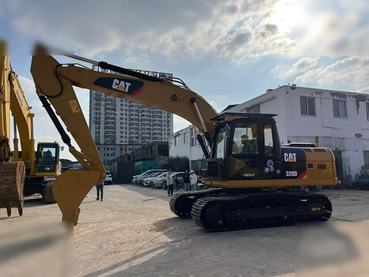 CATERPILLAR 320D - Ekskavator me zinxhirë: foto 3 CATERPILLAR 320D - Ekskavator me zinxhirë: foto 3