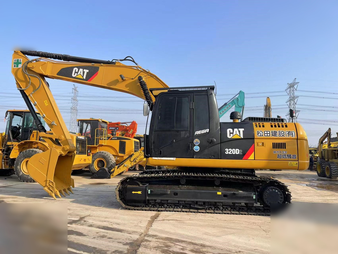 CATERPILLAR 320D2 - Ekskavator me zinxhirë: foto 1 CATERPILLAR 320D2 - Ekskavator me zinxhirë: foto 1