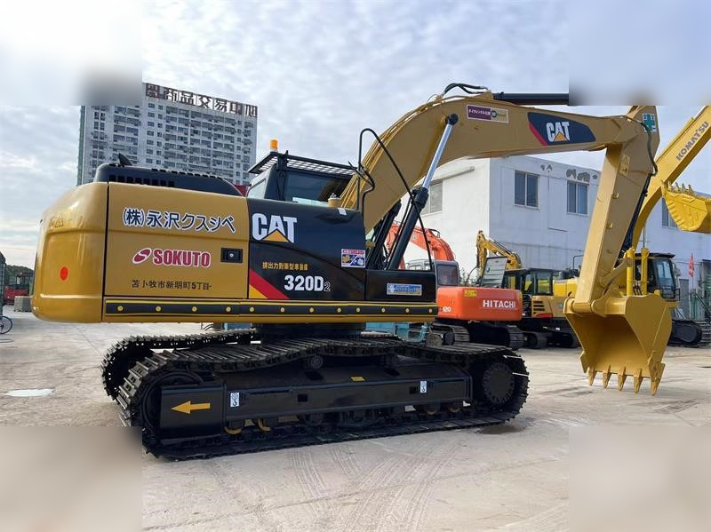 CATERPILLAR 320D2 - Ekskavator me zinxhirë: foto 2 CATERPILLAR 320D2 - Ekskavator me zinxhirë: foto 2