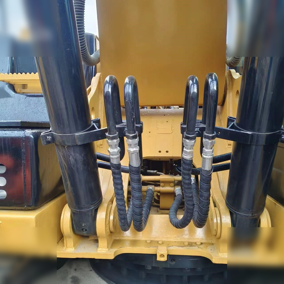CATERPILLAR 320D2 - Ekskavator me zinxhirë: foto 5 CATERPILLAR 320D2 - Ekskavator me zinxhirë: foto 5