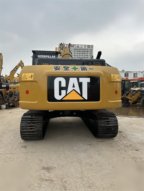 CATERPILLAR 320D2 - Ekskavator me zinxhirë: foto 2 CATERPILLAR 320D2 - Ekskavator me zinxhirë: foto 2