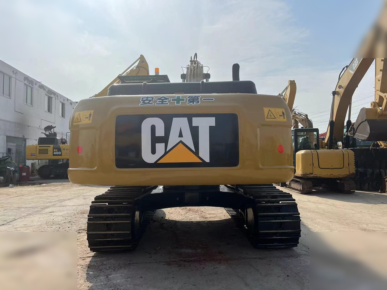 CATERPILLAR 325DL - Ekskavator me zinxhirë: foto 4 CATERPILLAR 325DL - Ekskavator me zinxhirë: foto 4