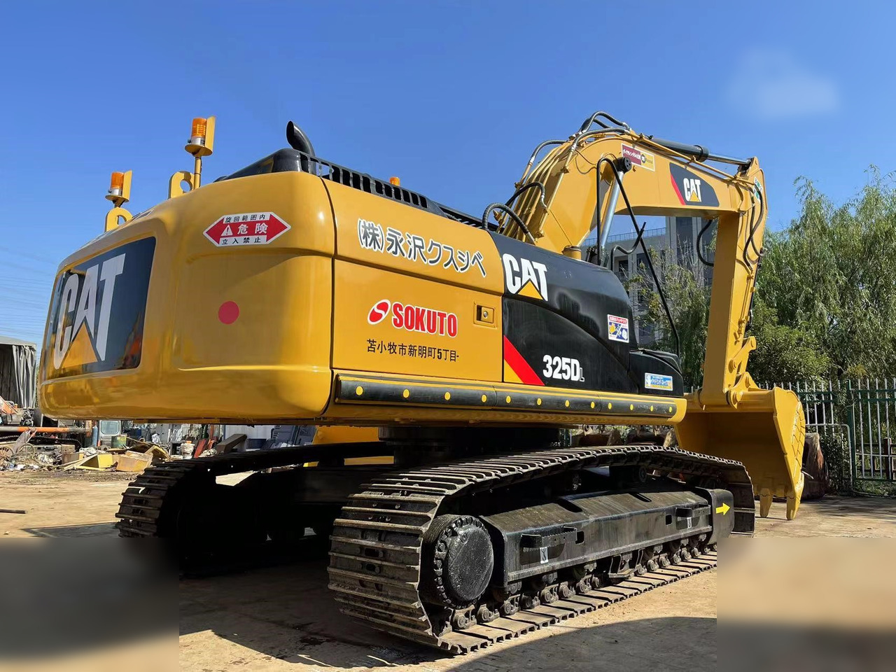 CATERPILLAR 325DL - Ekskavator me zinxhirë: foto 3 CATERPILLAR 325DL - Ekskavator me zinxhirë: foto 3