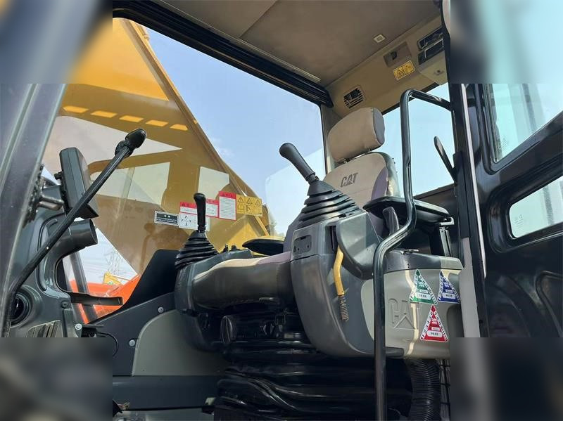 CATERPILLAR 330D - Ekskavator me zinxhirë: foto 3 CATERPILLAR 330D - Ekskavator me zinxhirë: foto 3