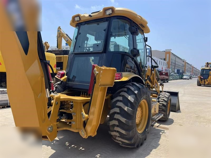 CATERPILLAR 420F - Fadromë me shkarkim nga prapa: foto 4 CATERPILLAR 420F - Fadromë me shkarkim nga prapa: foto 4