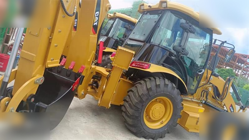CATERPILLAR 430F - Fadromë me shkarkim nga prapa: foto 3 CATERPILLAR 430F - Fadromë me shkarkim nga prapa: foto 3