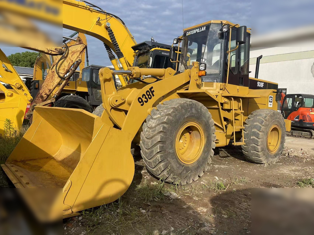 CATERPILLAR 938F - Fadrom me goma: foto 2 CATERPILLAR 938F - Fadrom me goma: foto 2