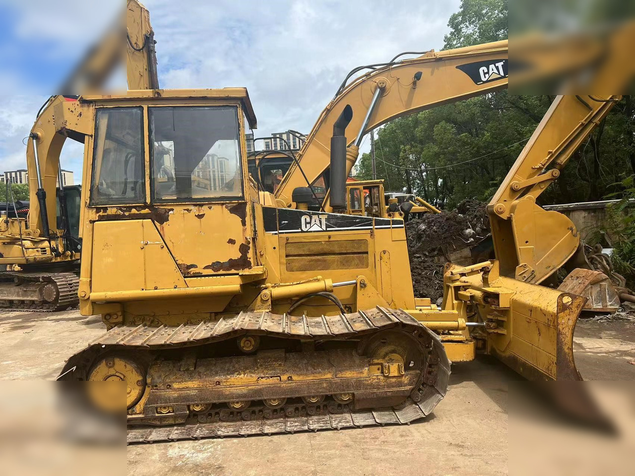 CATERPILLAR D5C - Buldozer: foto 1 CATERPILLAR D5C - Buldozer: foto 1