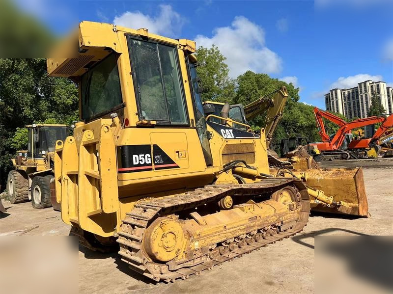 CATERPILLAR D5G XL - Buldozer: foto 1 CATERPILLAR D5G XL - Buldozer: foto 1