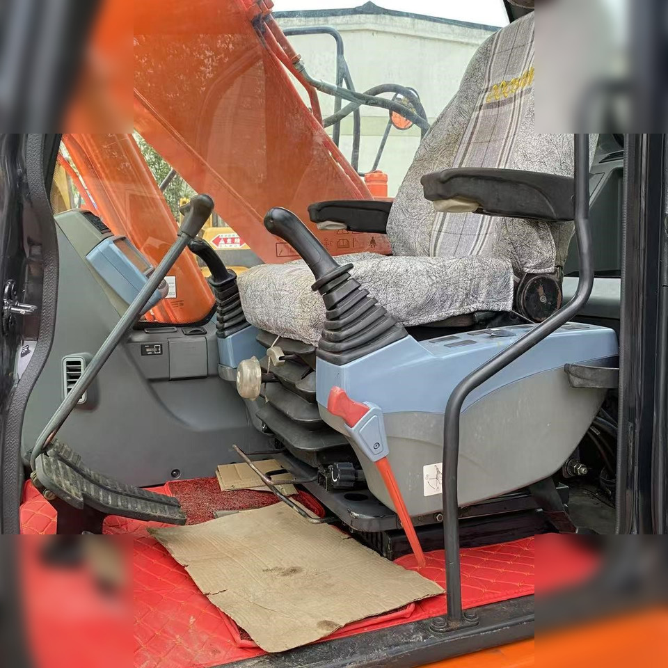 DOOSAN DX140 LC - Ekskavator me zinxhirë: foto 3 DOOSAN DX140 LC - Ekskavator me zinxhirë: foto 3