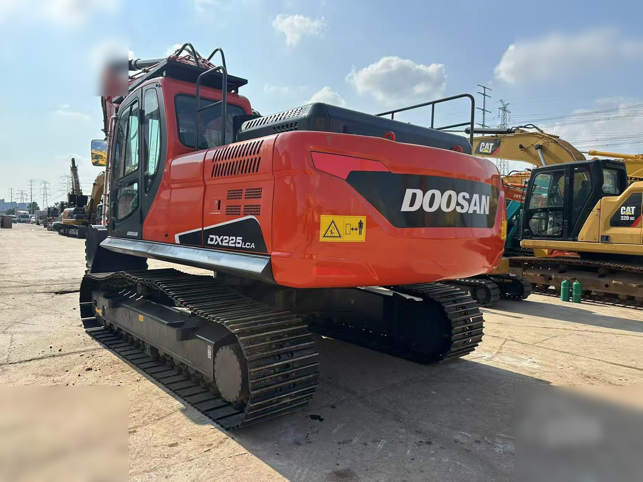 DOOSAN DX225 LCA - Ekskavator me zinxhirë: foto 4 DOOSAN DX225 LCA - Ekskavator me zinxhirë: foto 4