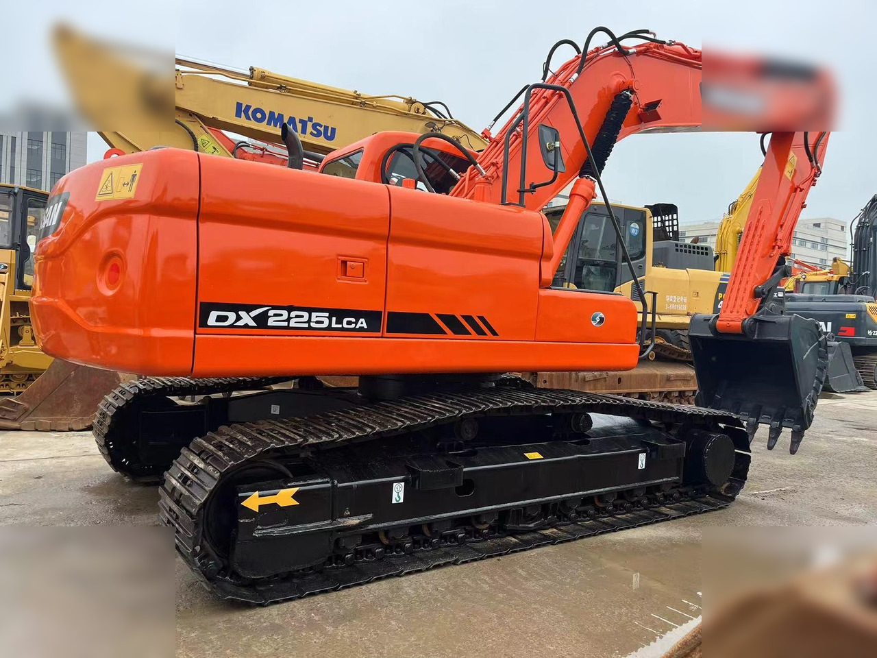 DOOSAN DX225 LCA - Ekskavator me zinxhirë: foto 3 DOOSAN DX225 LCA - Ekskavator me zinxhirë: foto 3