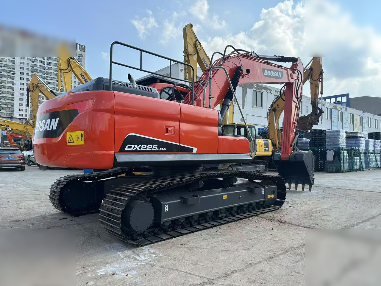 DOOSAN DX225 LCA - Ekskavator me zinxhirë: foto 3 DOOSAN DX225 LCA - Ekskavator me zinxhirë: foto 3