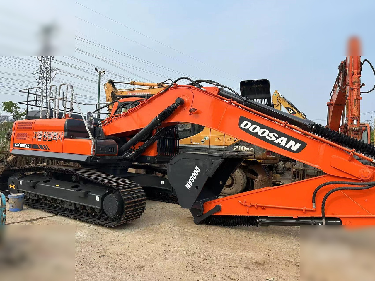 DOOSAN DX260 LC - Ekskavator me zinxhirë: foto 3 DOOSAN DX260 LC - Ekskavator me zinxhirë: foto 3