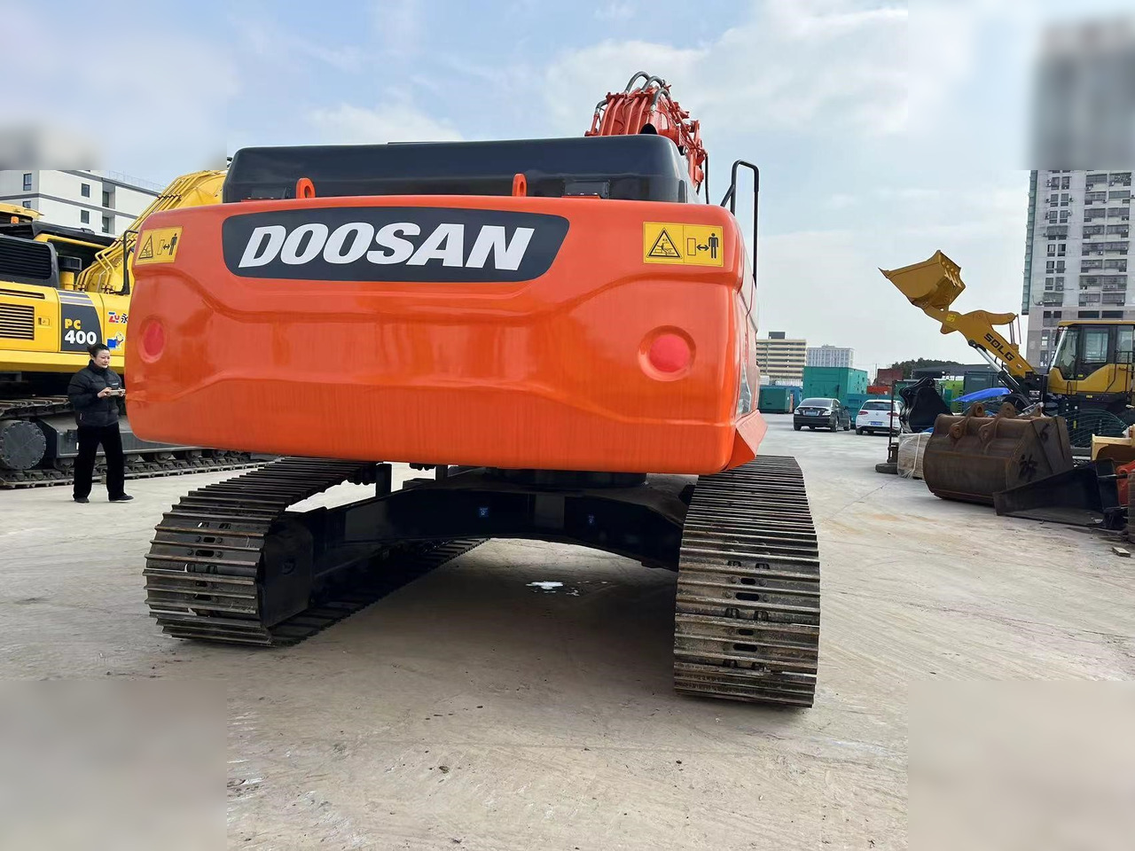 DOOSAN DX300 LC-9C - Ekskavator me zinxhirë: foto 5 DOOSAN DX300 LC-9C - Ekskavator me zinxhirë: foto 5