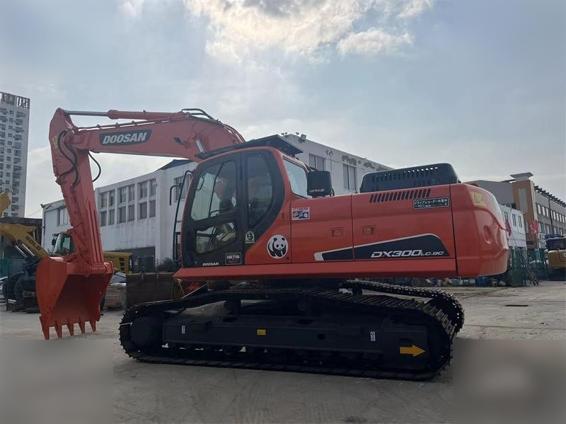 DOOSAN DX300 LC-9C - Ekskavator me zinxhirë: foto 2 DOOSAN DX300 LC-9C - Ekskavator me zinxhirë: foto 2