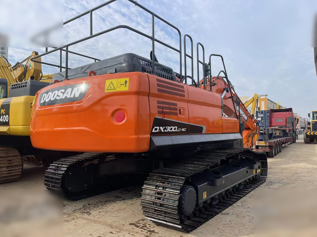 DOOSAN DX300 LCA - Ekskavator me zinxhirë: foto 3 DOOSAN DX300 LCA - Ekskavator me zinxhirë: foto 3