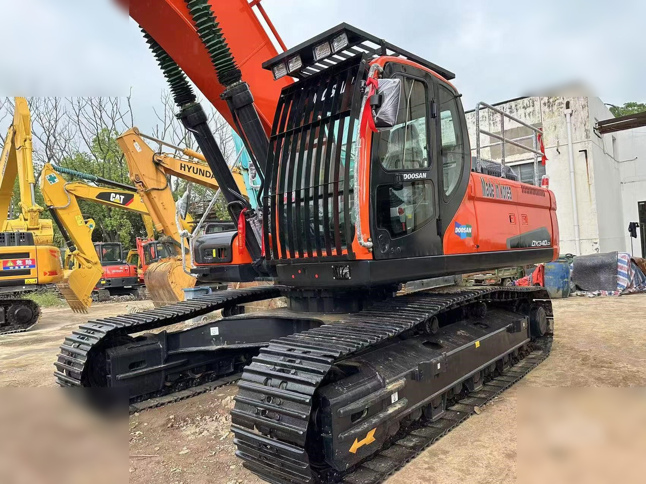 DOOSAN DX340 LCA - Ekskavator me zinxhirë: foto 4 DOOSAN DX340 LCA - Ekskavator me zinxhirë: foto 4
