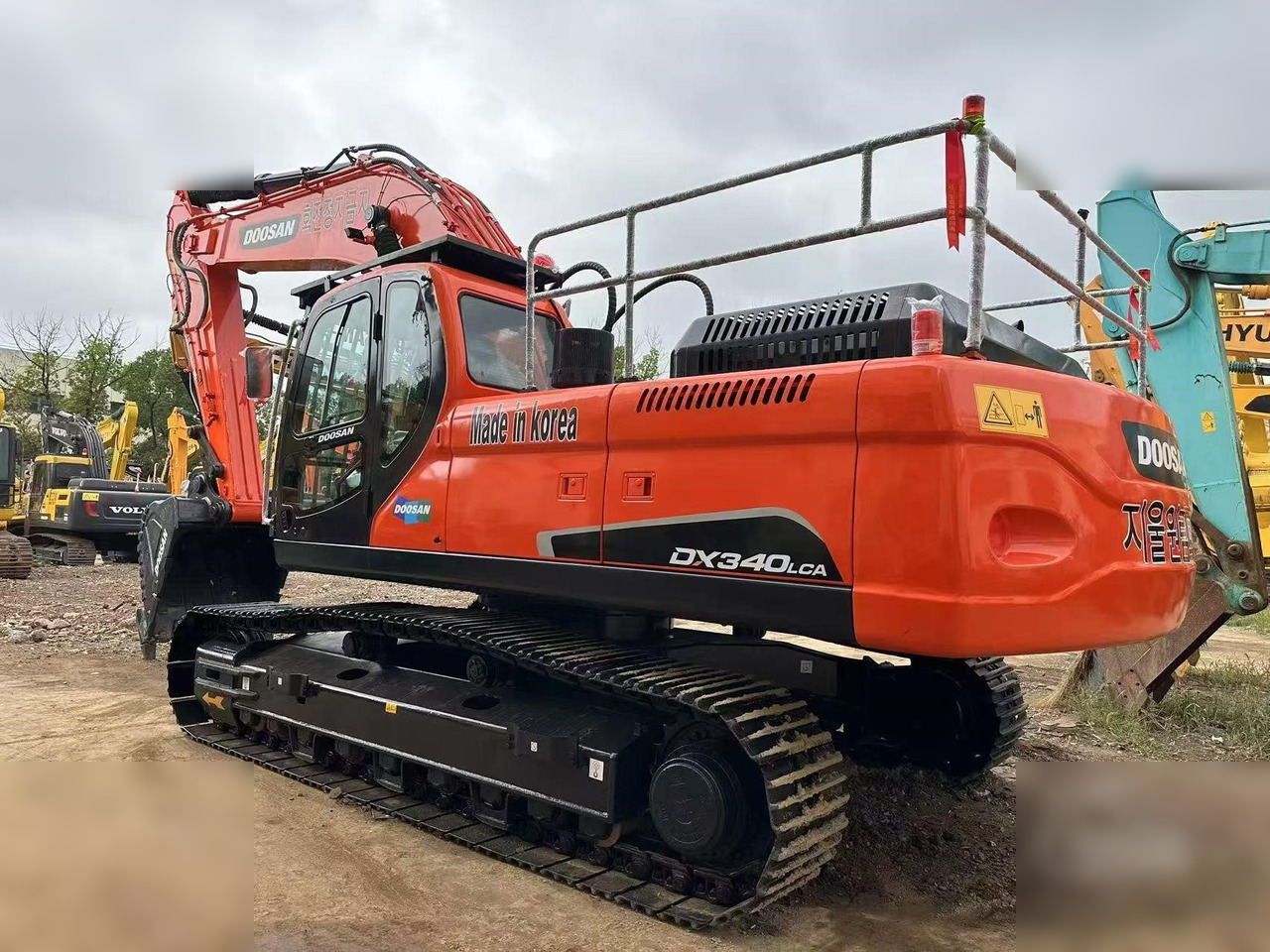 DOOSAN DX340 LCA - Ekskavator me zinxhirë: foto 1 DOOSAN DX340 LCA - Ekskavator me zinxhirë: foto 1