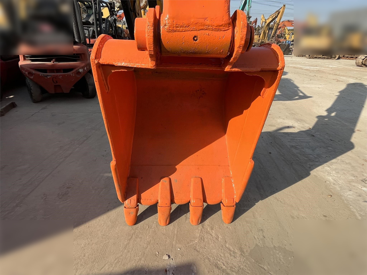 HITACHI ZX120 - Ekskavator me zinxhirë: foto 3 HITACHI ZX120 - Ekskavator me zinxhirë: foto 3