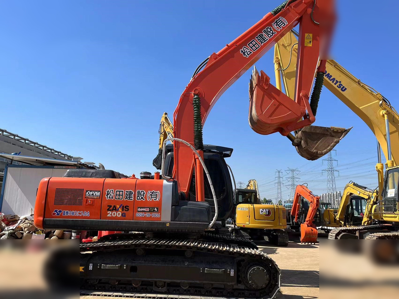 HITACHI ZX200 - Ekskavator me zinxhirë: foto 1 HITACHI ZX200 - Ekskavator me zinxhirë: foto 1
