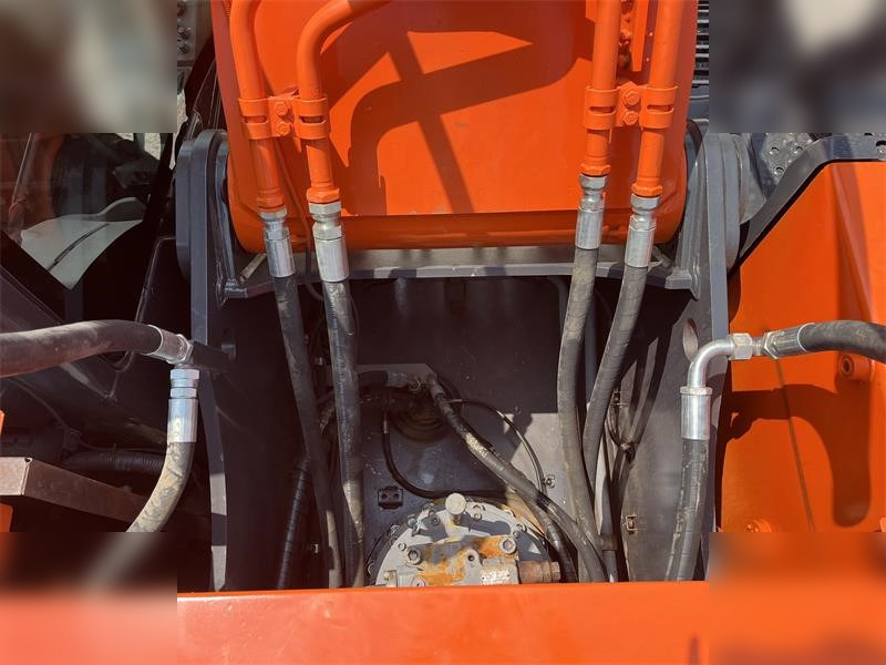 Ekskavator me zinxhirë HITACHI ZX350H-5G: foto 6 Ekskavator me zinxhirë HITACHI ZX350H-5G: foto 6