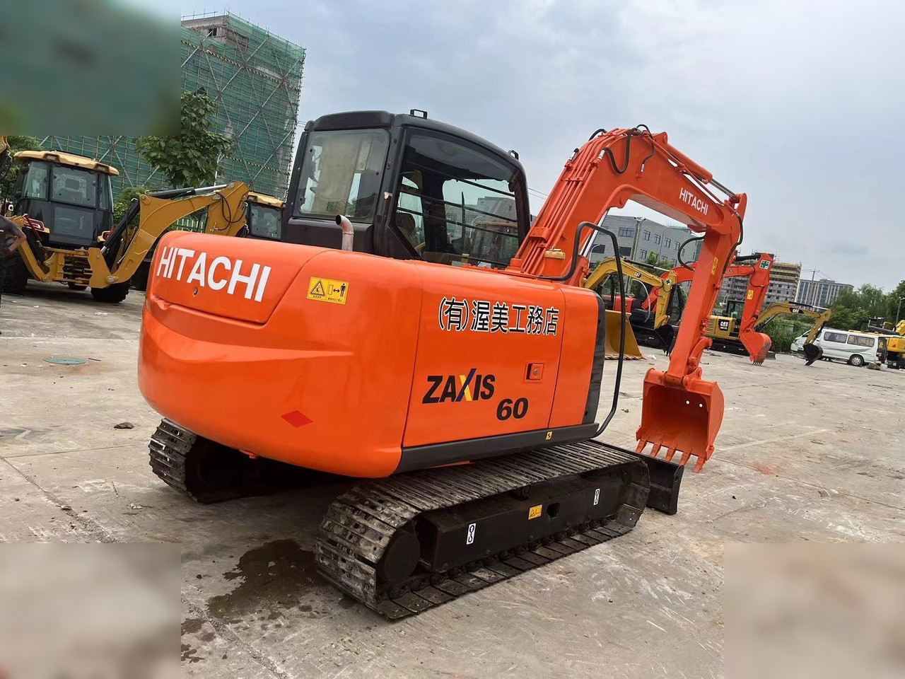 HITACHI ZX60 - Ekskavator me zinxhirë: foto 4 HITACHI ZX60 - Ekskavator me zinxhirë: foto 4