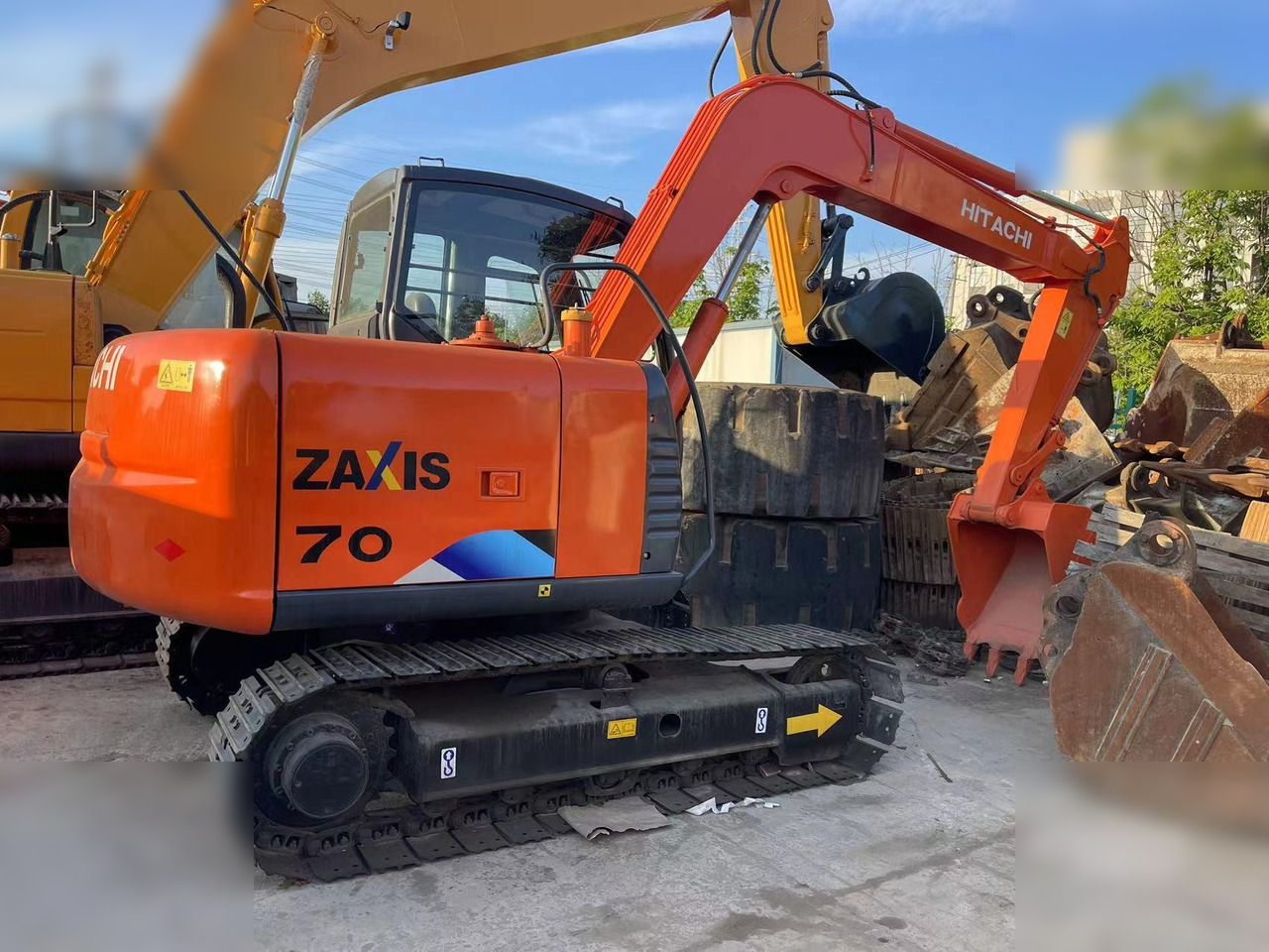 HITACHI ZX70 - Ekskavator me zinxhirë: foto 1 HITACHI ZX70 - Ekskavator me zinxhirë: foto 1