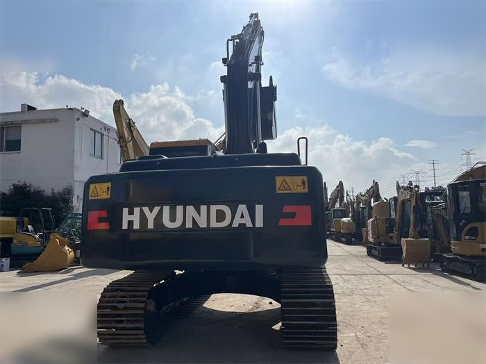 HYUNDAI HX220HD - Ekskavator me zinxhirë: foto 2 HYUNDAI HX220HD - Ekskavator me zinxhirë: foto 2
