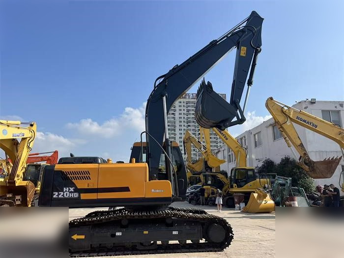 HYUNDAI HX220HD - Ekskavator me zinxhirë: foto 1 HYUNDAI HX220HD - Ekskavator me zinxhirë: foto 1