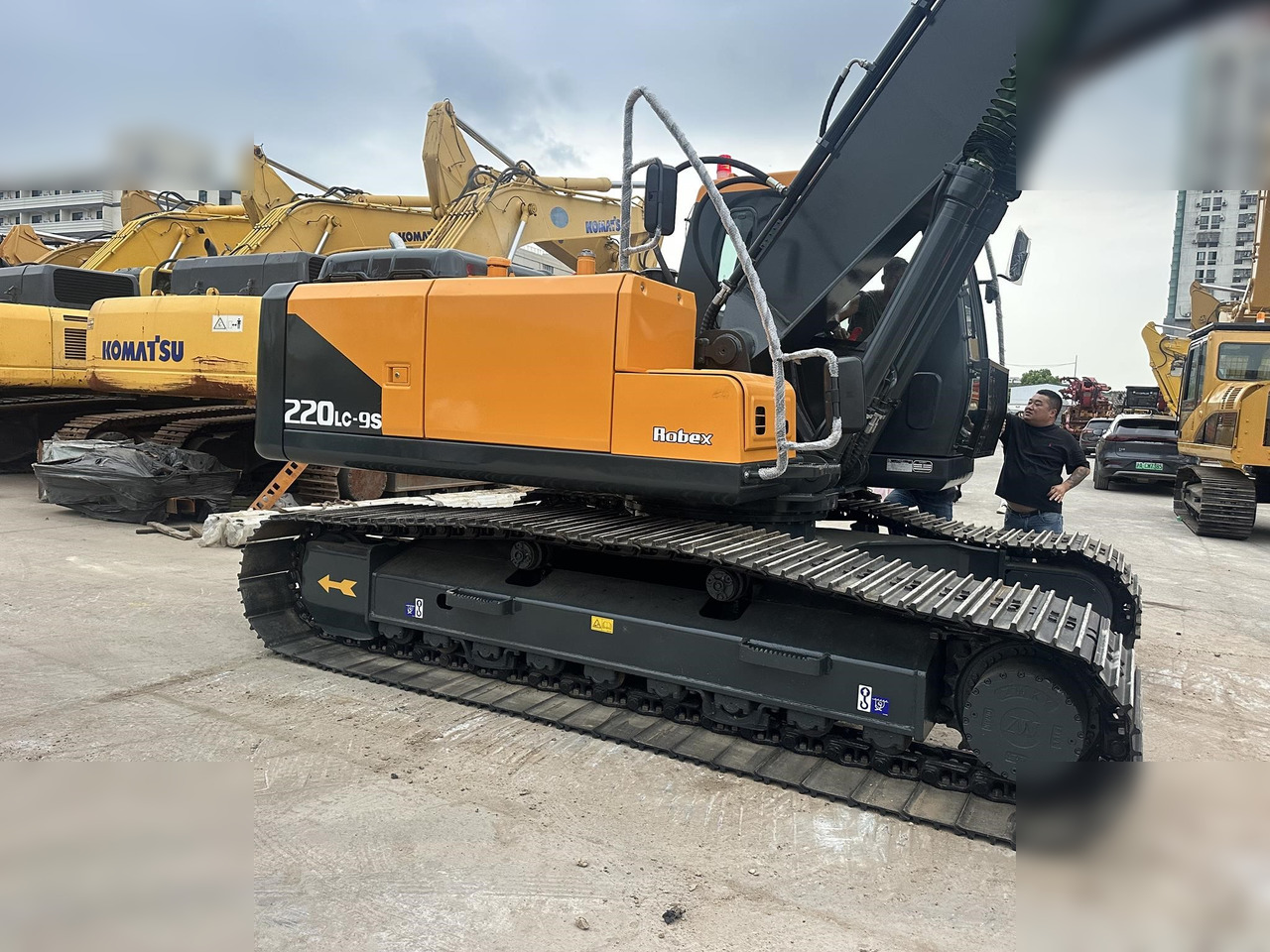 HYUNDAI ROBEX 220 LC-9S - Ekskavator me zinxhirë: foto 4 HYUNDAI ROBEX 220 LC-9S - Ekskavator me zinxhirë: foto 4